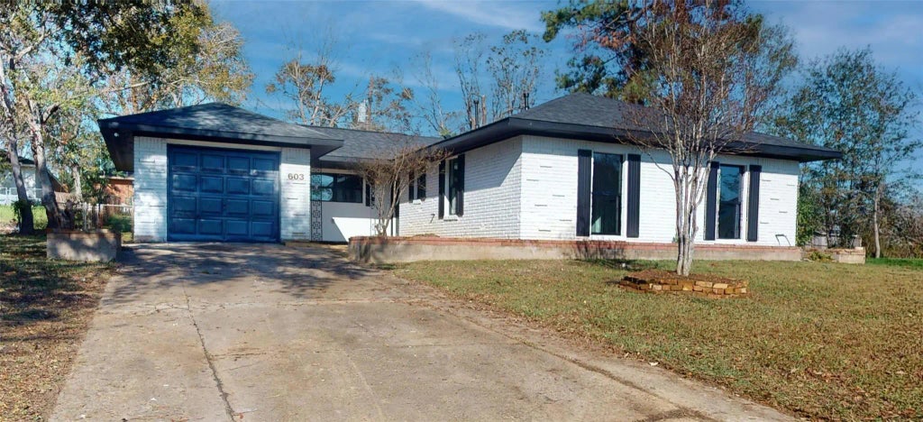 603 Maple Way, Houston