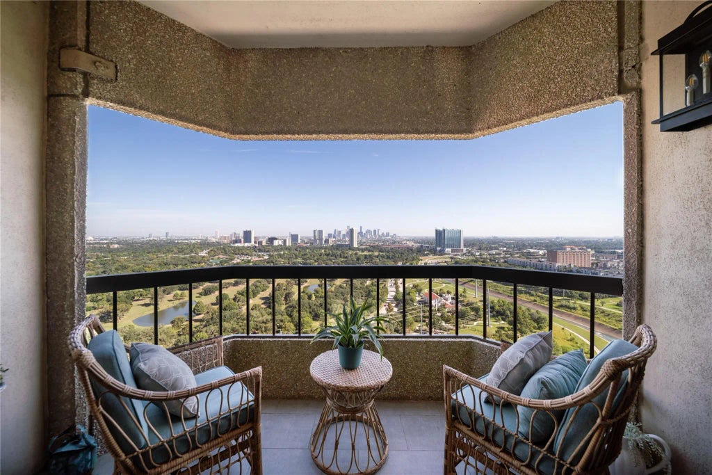 2001 Holcombe Boulevard 2502, Houston