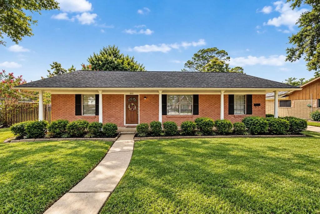2016 San Jacinto Drive, Pasadena