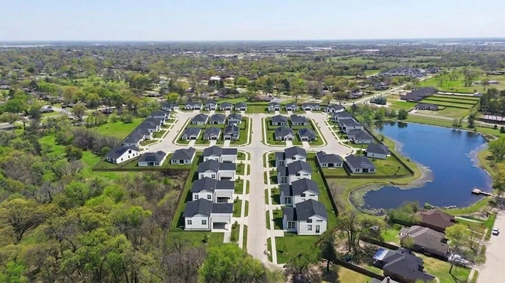 Griffith Avenue, Terrell