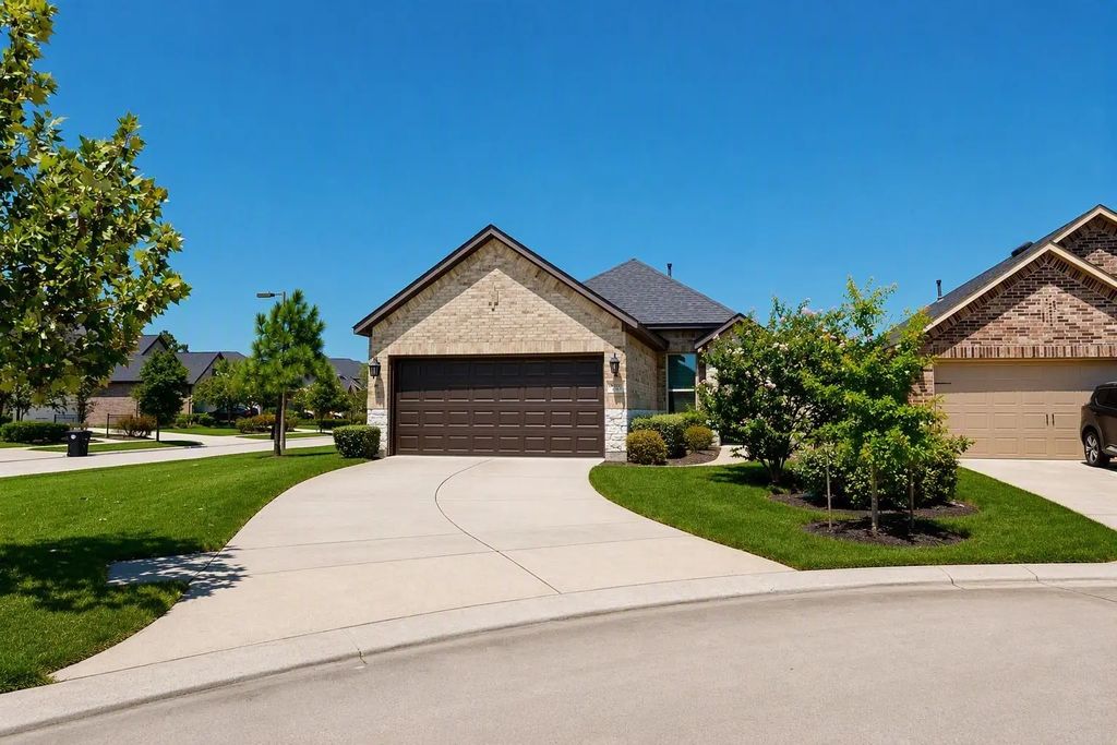 9303 Colonial Bent Court, Conroe