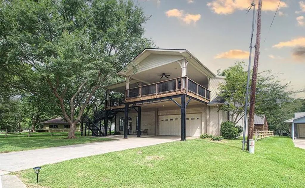 259 Indian Falls Lane, Livingston