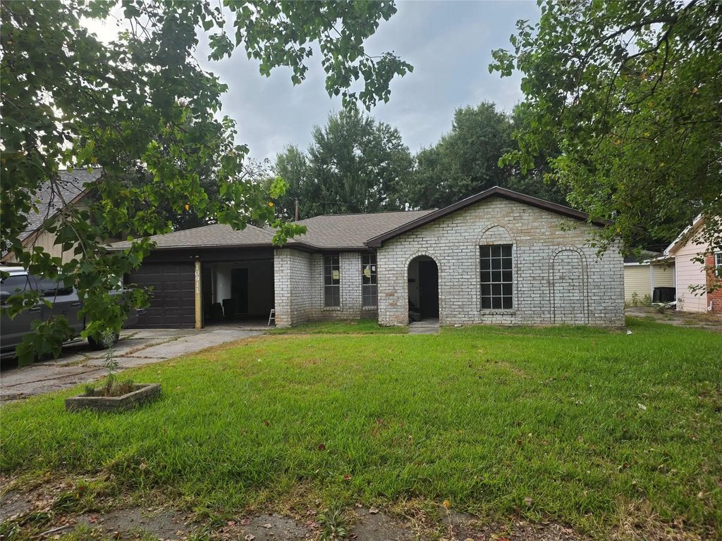10911 Sagecrest Lane, Houston