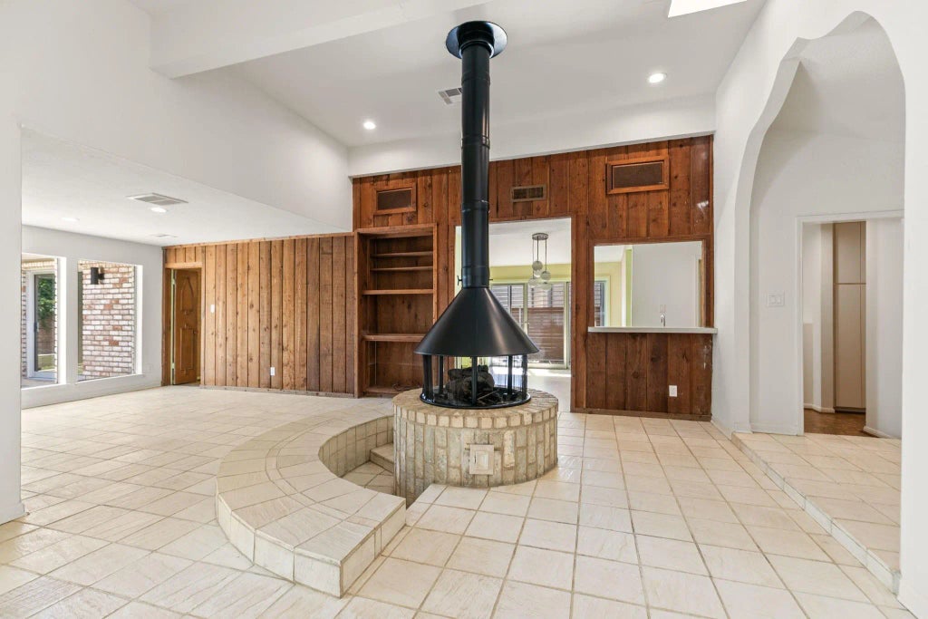 2619 Briarpark Drive, Houston