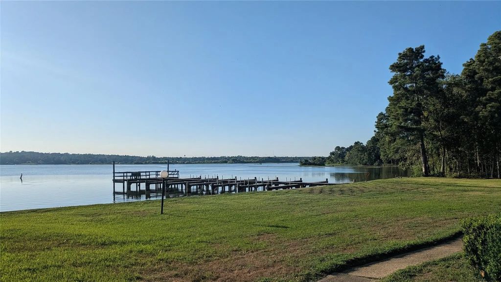 200 Fountain Lake W 112, Livingston