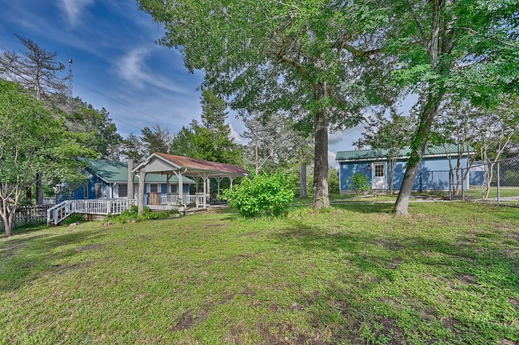 9481 Lake Forest Circle, Brenham