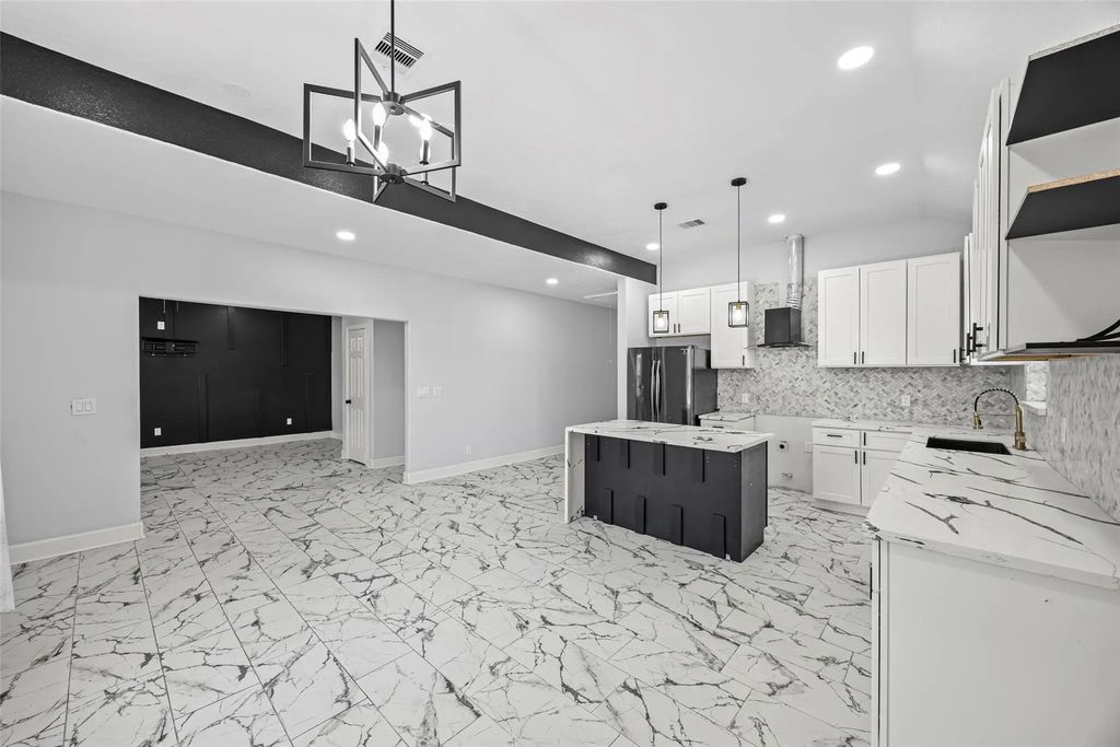 8824 Leander Street, Houston