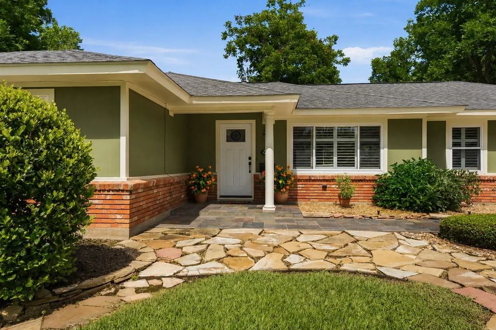 410 Kyle Street, Sugar Land