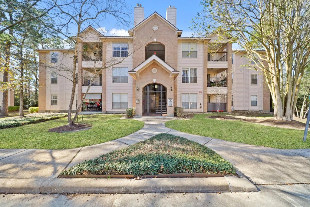 8051 Bay Branch Drive 421, The Woodlands