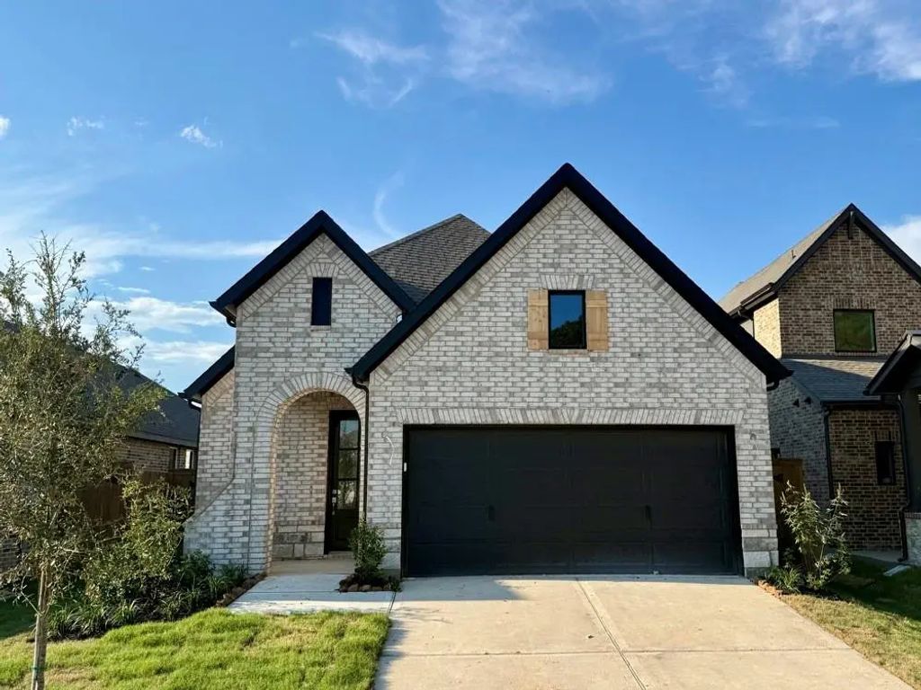 8951 Blackwoods Court, Porter