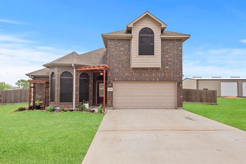 14074 Overstreet Drive, Willis