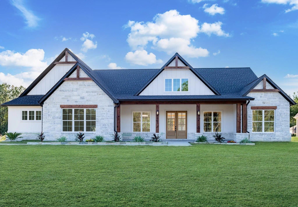 1705 Road 66118, Dayton