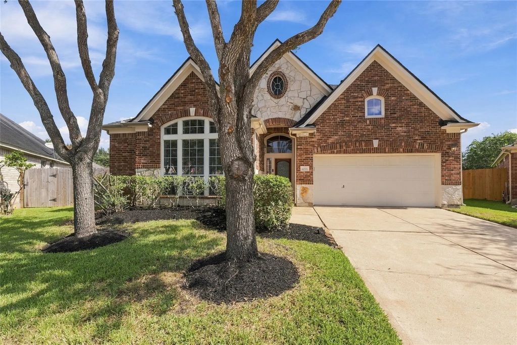 4006 Wolf Springs Court, Sugar Land
