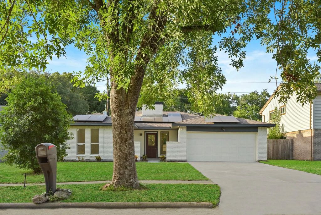 2322 Aprilmont Drive, Sugar Land