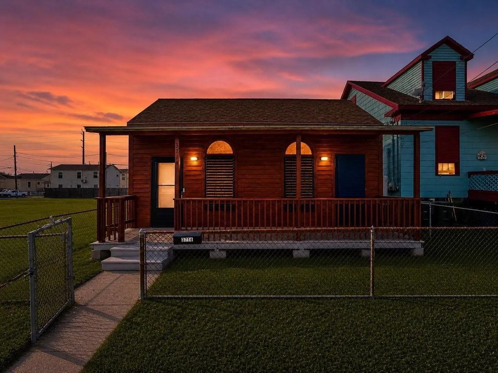 3714 Ball, Galveston