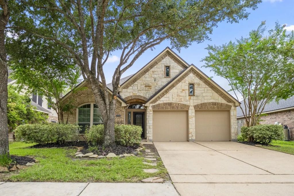 14906 Whispy Green Court, Cypress