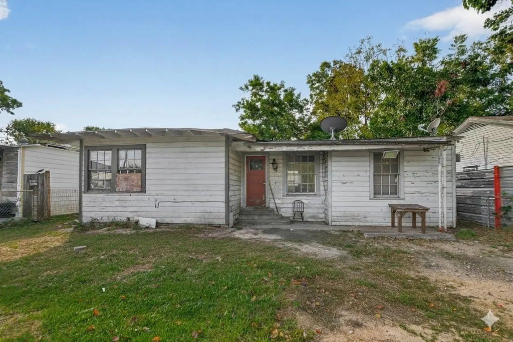 216 Burress Street, Houston