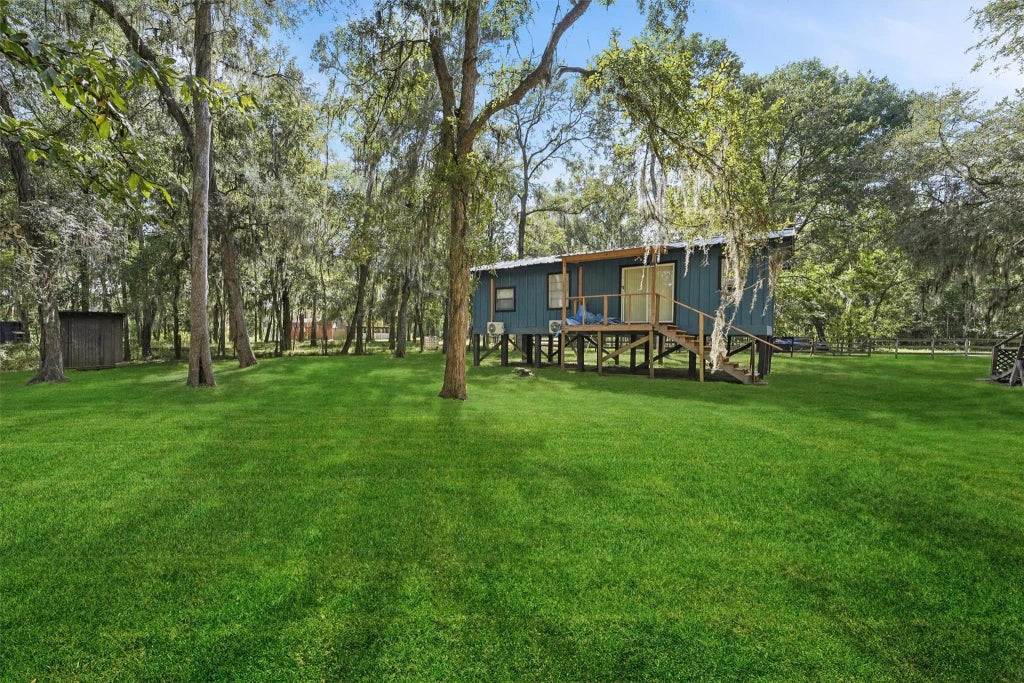 768 County Road 2870, Cleveland