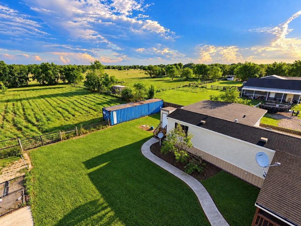 555 Legion Road, Angleton