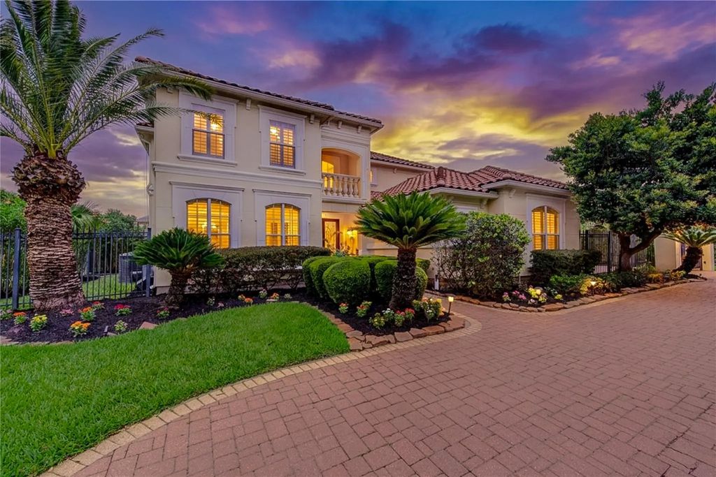 14114 Barnhart Boulevard, Houston