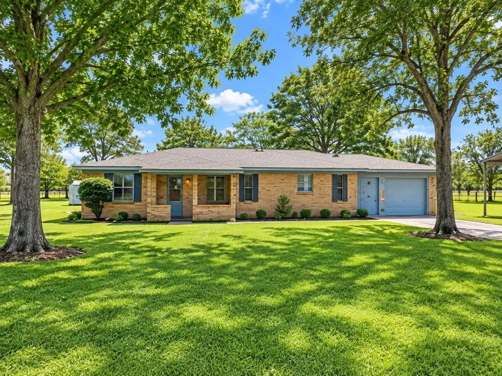 11311 Reinecker Road, Wallis