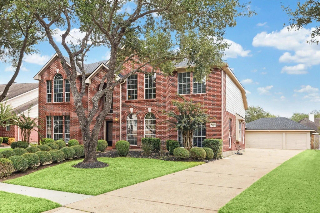 1823 Misty Oaks Lane, Sugar Land