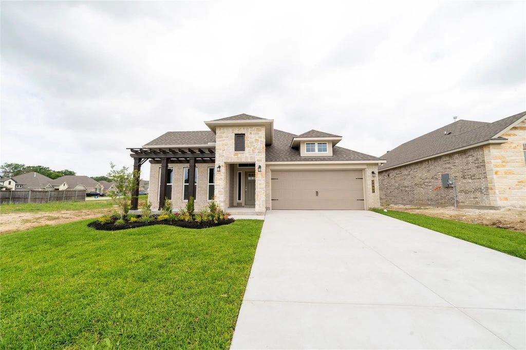 2067 Winepress Road, Brenham