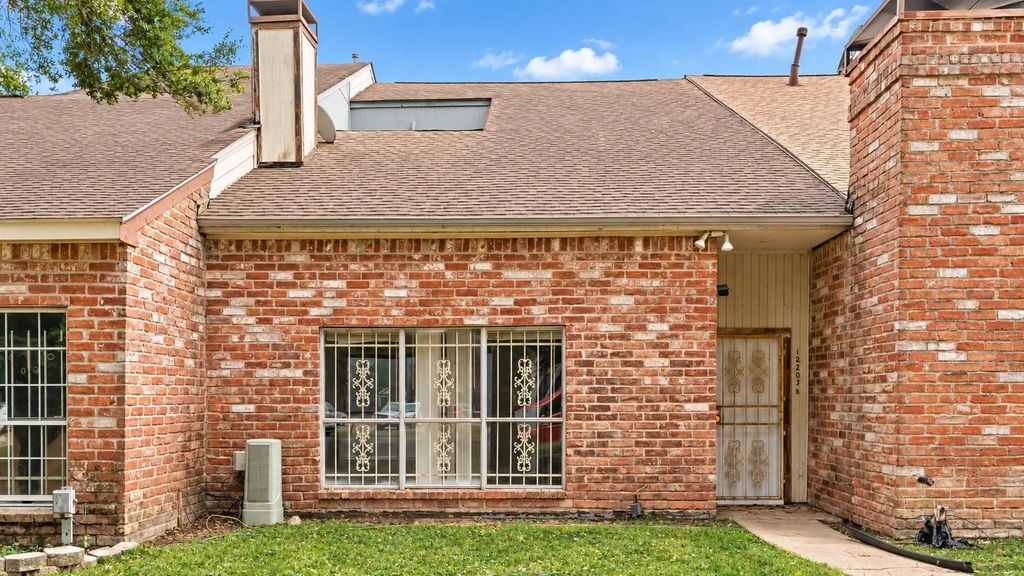 12203 Wild Pine Drive B, Hockley