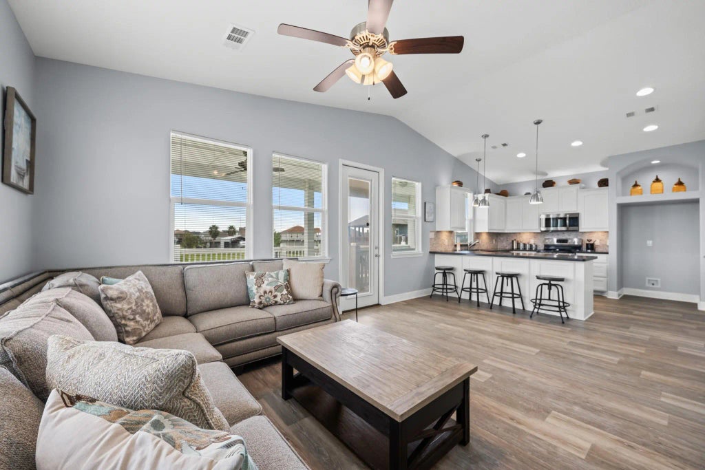 2117 Second Street, Port Bolivar