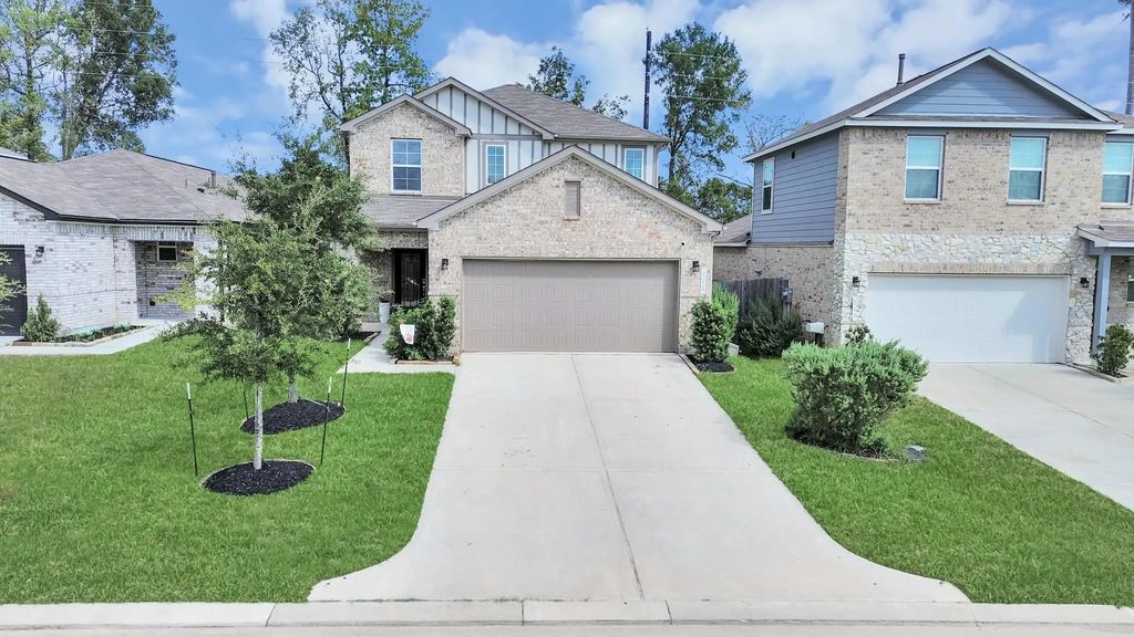 215 Intrepid Trail, Magnolia