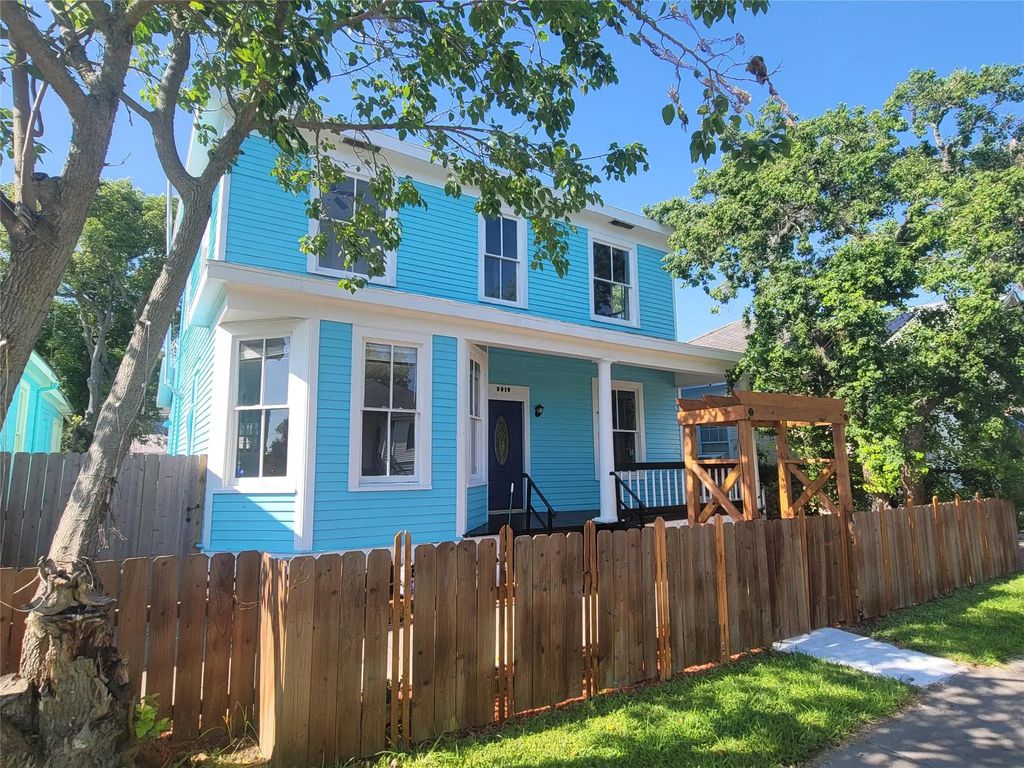 3919 Avenue O, Galveston
