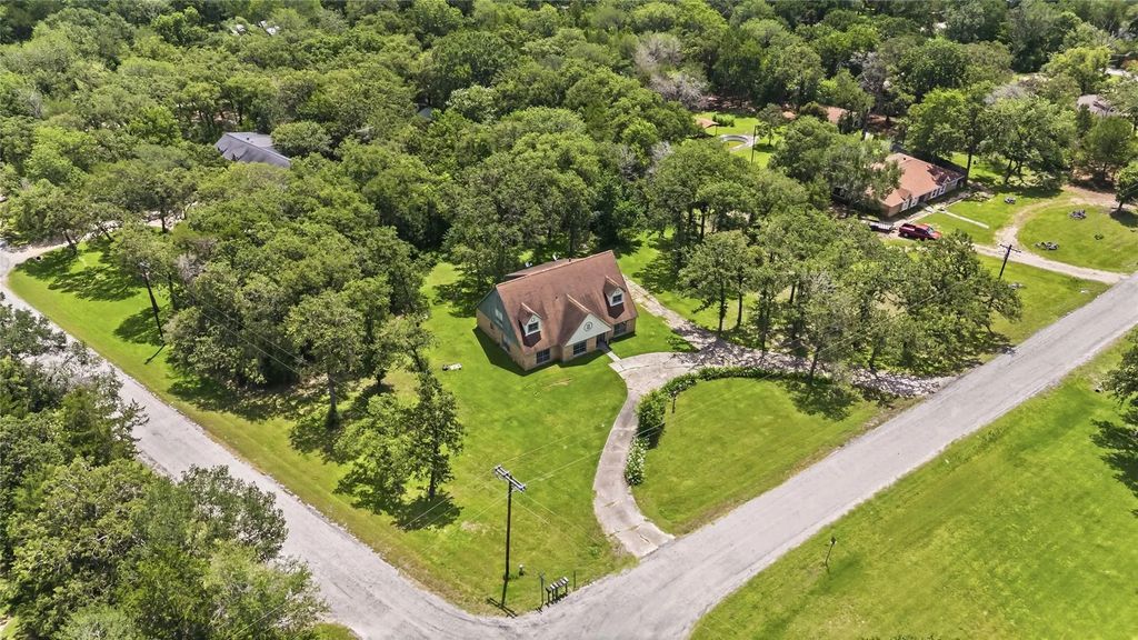 5125 Sandy Creek Lane, Brenham