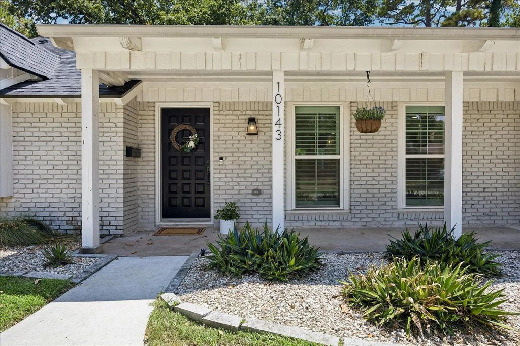 10143 Whiteside Lane, Houston