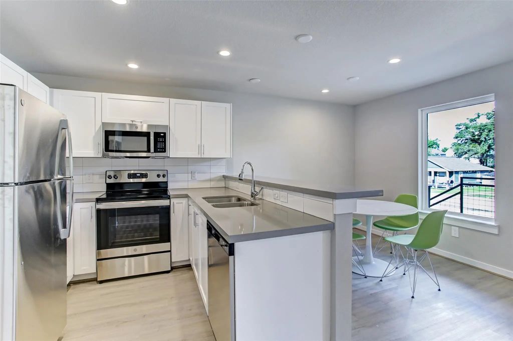 645 E 11th 1/2 Street 2, Houston