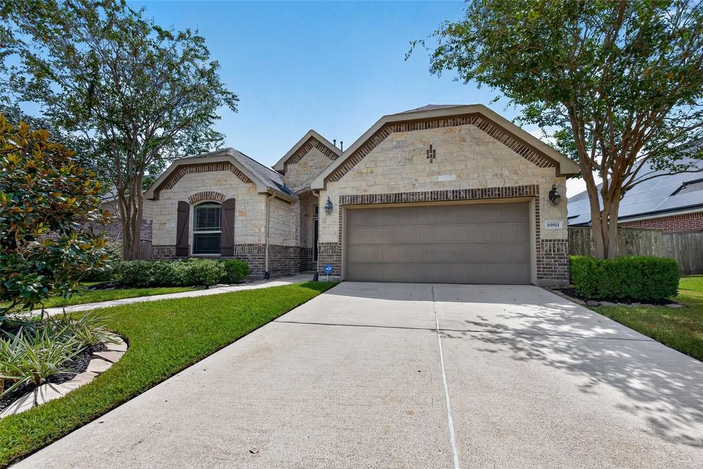 19511 Arbor Lodge Drive, Cypress