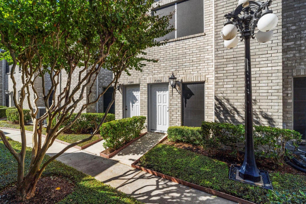 7392 Regency Square Court 7392, Houston