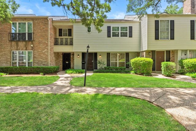 12907 Trail Hollow Drive 2907, Houston