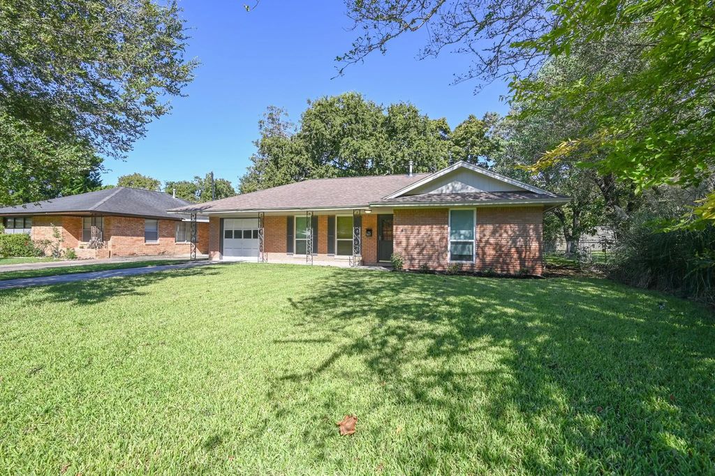 1602 Sheridan Drive, Baytown