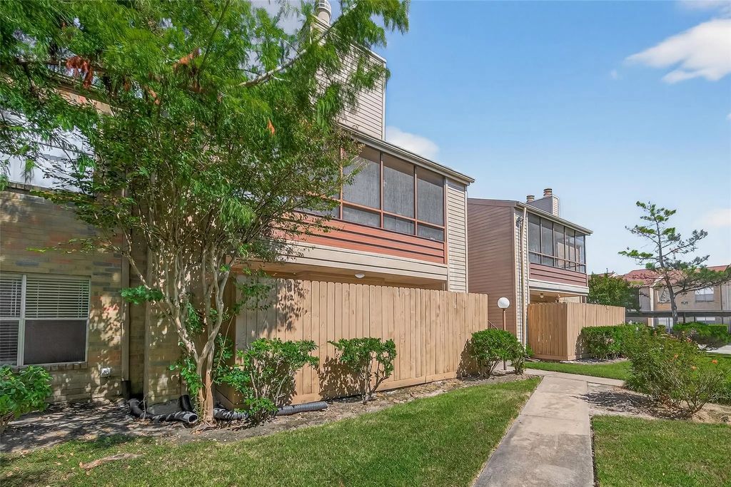 10555 Turtlewood Court 210, Houston
