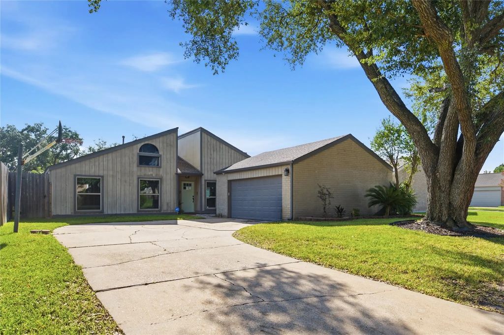 2211 Kinbrook Drive, Houston