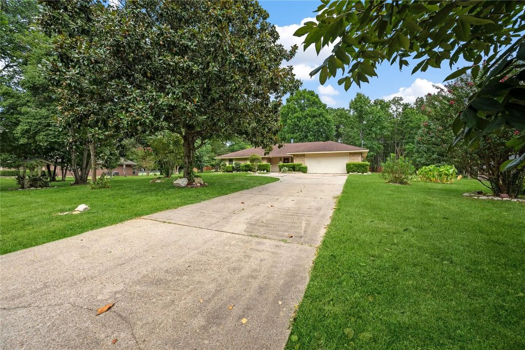 140 Pine Valley Drive, Livingston