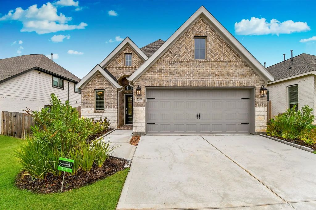 1318 Lakeside Creek Road, Magnolia