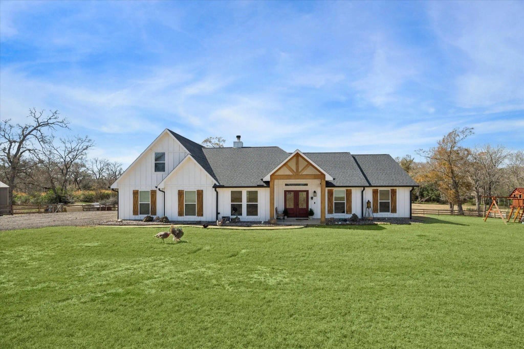 8401 Equestrian Lane, Washington