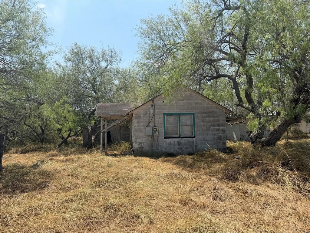 301 E County Road 2280, Riviera