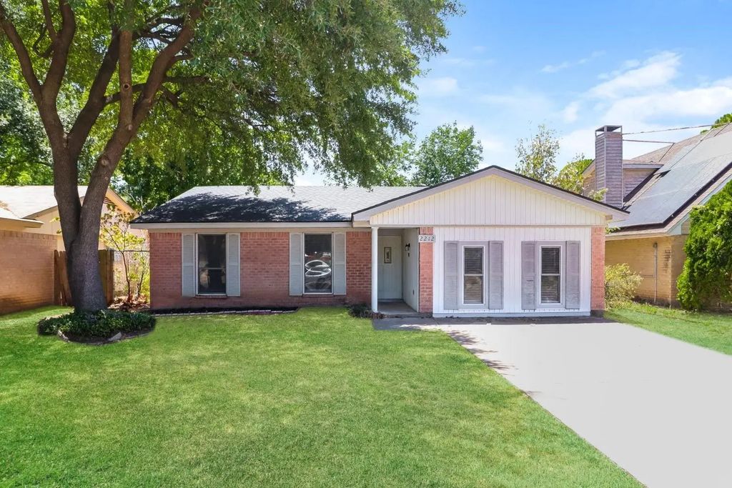 2212 W Oakdale Road, Irving