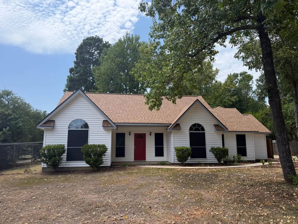12711 Woodcreek Drive, Willis