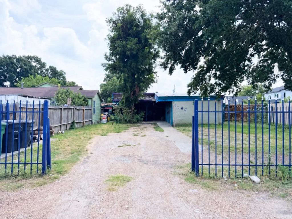 2705 Beatty Street, Houston