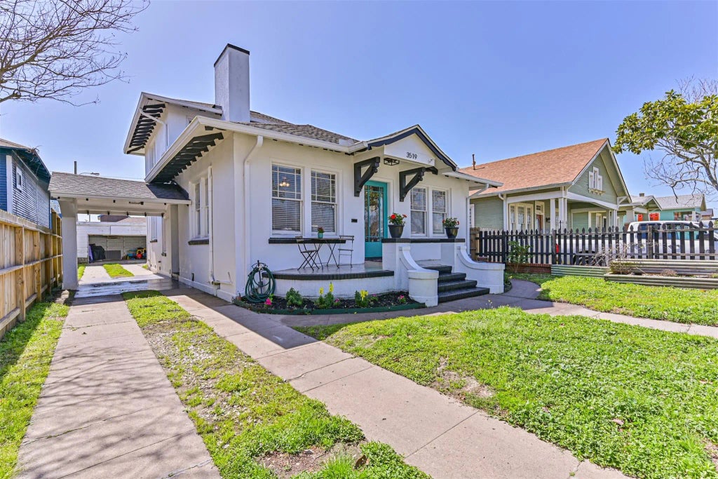 3519 Avenue R 1/2, Galveston