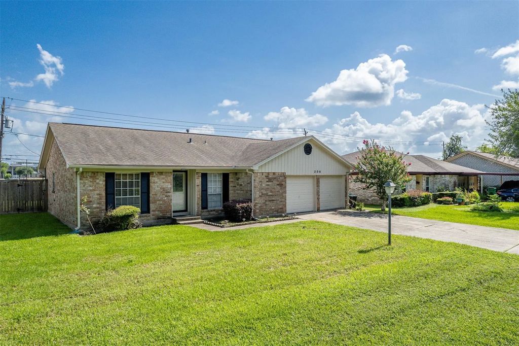 206 Kelly Lane, Baytown