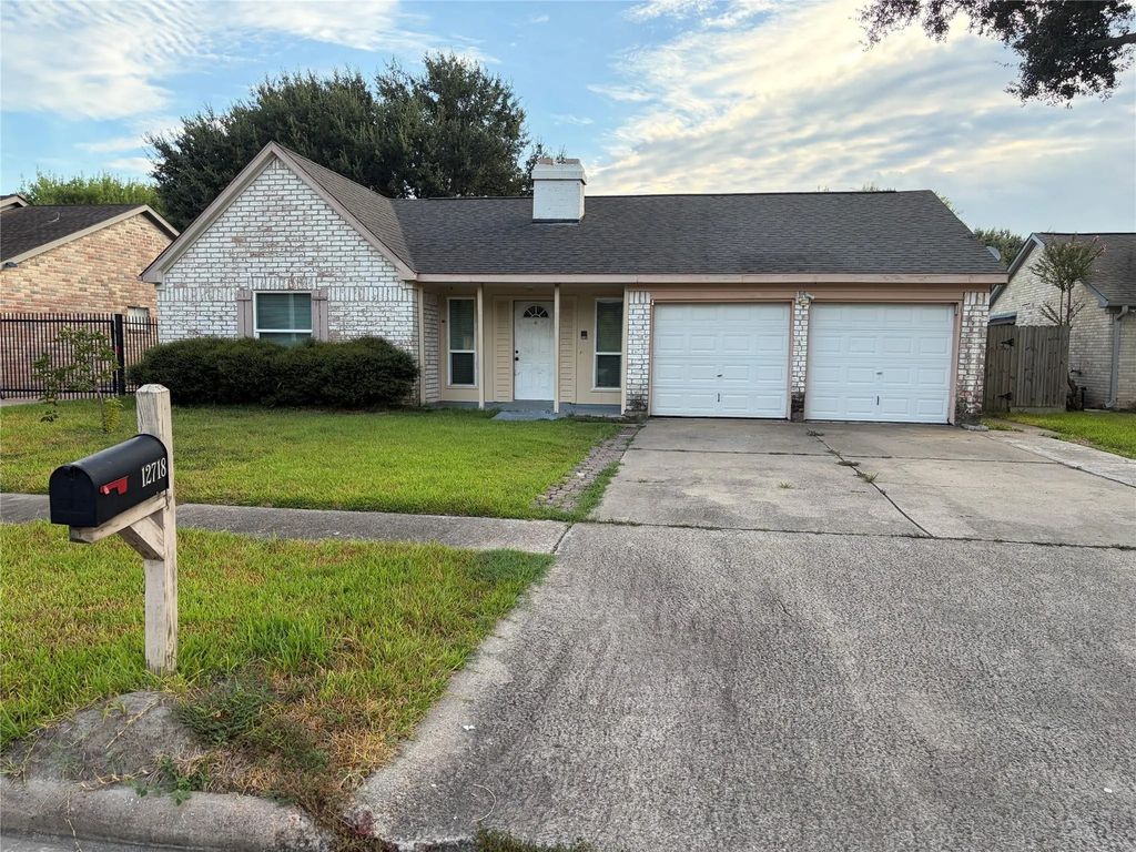 12718 Hunting Brook Drive, Houston